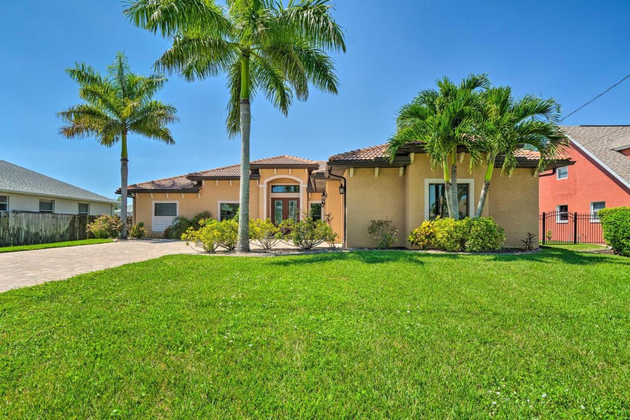 Canalfront Cape Coral Home With Patio And Grill! エクステリア 写真